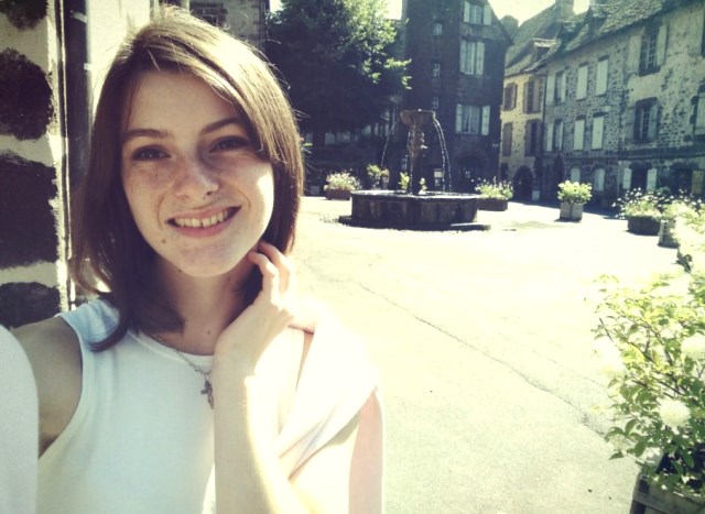  На центральній площі.