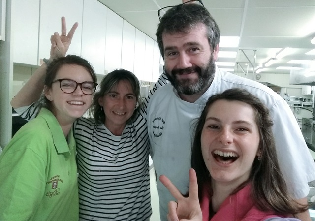 Selfie-time разом з керівниом мого стажування та дочкою власниці.