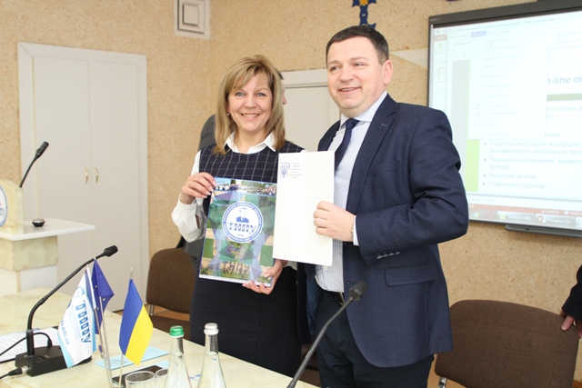 Підписання договору про співпрацю між ТНПУ та управлінням Державної служби якості освіти у Тернопільській області