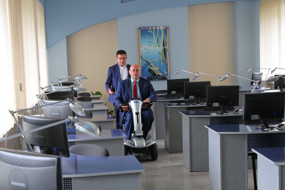 Ознайомлення з матеріально-технічною базою ТНПУ