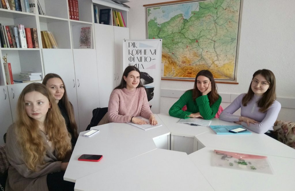 Студенти 4 курсу  презентували свої ІНДЗ з вибіркової дисципліни «Неологія і неографія» (викладач курсу – кандидат філологічних наук, доцент кафедри загального мовознавства і слов’янських мов Бабій І. М.