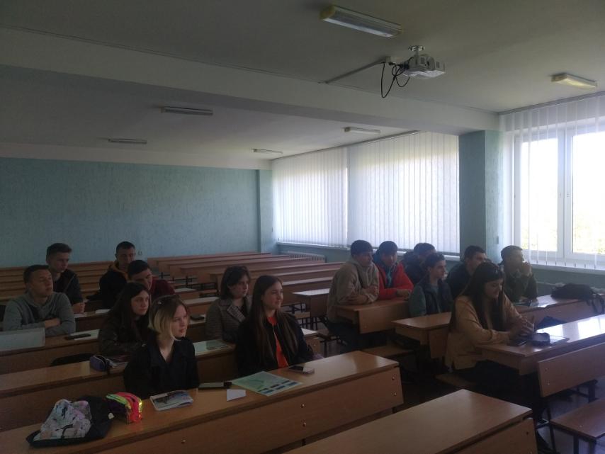 Студенти  спеціальності 193 Геодезія та землеустрій Галицького фахового коледжу імені Вячеслава Чорновола