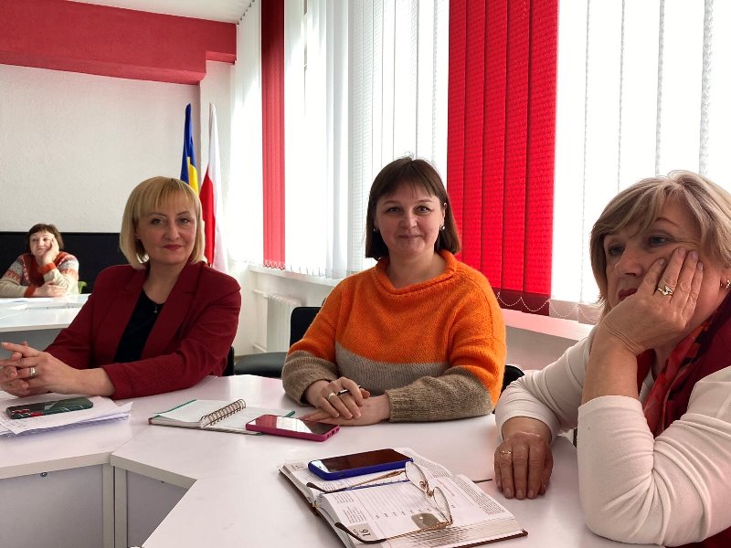 Викладачі факультету філології і журналістики на засіданні