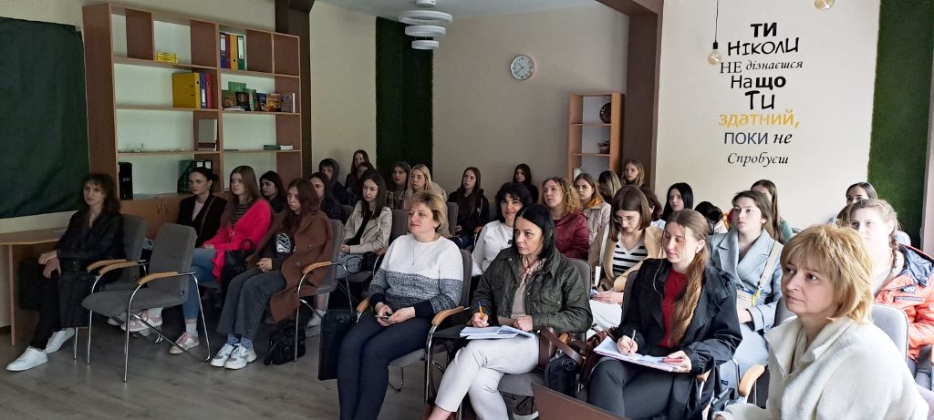  Викладачі та студенти, що  відвідали відеолекцію