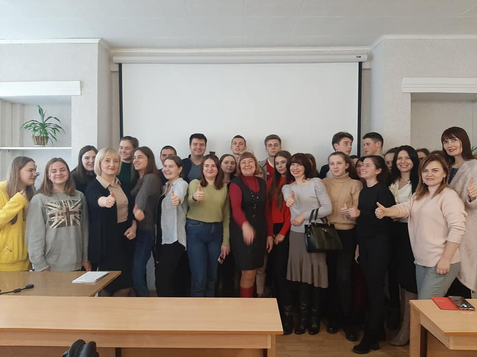 кафедрі журналістики ніколи сумувати