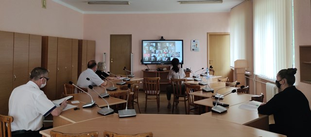 Триває спит