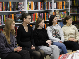 Студенти-філологи ТНПУ взяли участь у літературному клубі ТОБМ (ФОТО) Студенти-філологи ТНПУ взяли участь у літературному клубі ТОБМ (ФОТО)