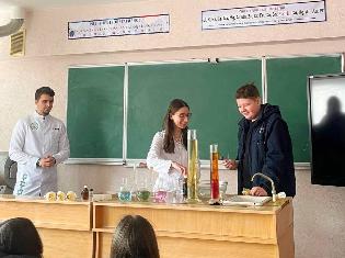 Хімія, біологія та майбутнє: профорієнтаційна екскурсія для школярів на хіміко-біологічний факультет ТНПУ (ФОТО)