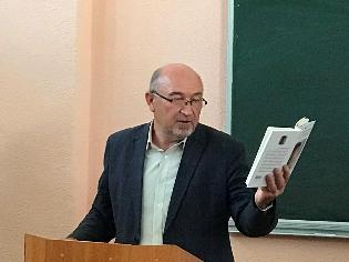 Доцент кафедри журналістики ТНПУ презентував новий роман (ФОТО)