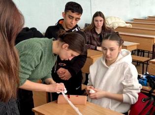 Першокурсники ТНПУ ОП «Журналістика» опанували навички домедичної допомоги під час практичного тренінгу (ФОТО)