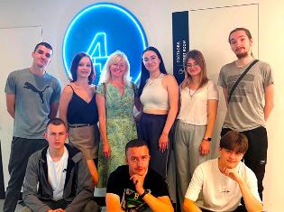 Студенти фізико-математичного факультету ТНПУ зазирнули за лаштунки телебачення: екскурсія на TV-4 (ФОТО)