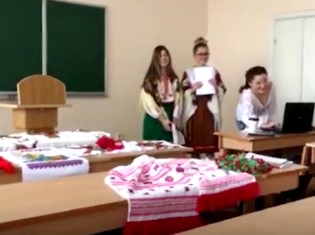  Творчу пару «Вишиванка та її роль у суспільстві»   провели майбутні журналісти