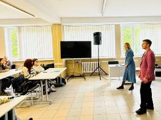 Студенти-перекладачі першого курсу ТНПУ зустрілися з гарантом освітньої програми та підписали декларації про академічну доброчесність (ФОТО)