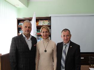 ТНПУ ім.В.Гнатюка вітає випускницю, чемпіонку Олімпійських ігор з біатлону  Олену Підгрушну  з переобранням на посаду голови  Тернопільського обласного відділення НОК України 