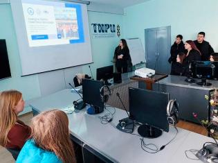 Кафедра теорії і практики перекладу ТНПУ провела профорієнтаційну зустріч для ліцеїстів (ФОТО)