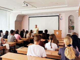 На хіміко-біологічному факультеті ТНПУ відбулася зустріч першокурсників з гарантом ОП