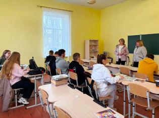 Філології та журналістика — світ можливостей: профорієнтаційна зустріч представників ТНПУ у Золочеві та Озерні  (ФОТО)