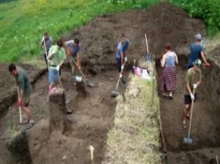 ЗМІ про нас. Тернопільські археологи похвалилися першими знахідками на місці старої фортеці 