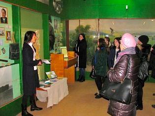 Для першокурсників географічного факультету ТНПУ провели екскурсію "Рудницький і Тернопіль" (ФОТО)