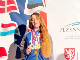 Студентки ТНПУ ім. В.Гнатюка здобули нагороди на чемпіонаті Європи з пауерліфтингу (ФОТО)