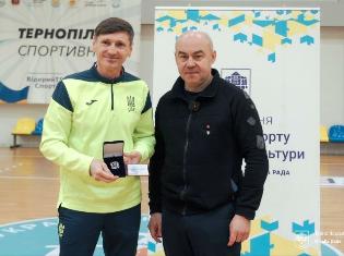 Викладач кафедри ТОМФВ ТНПУ отримав відзнаку від мера Тернополя Сергія Надала (ФОТО)