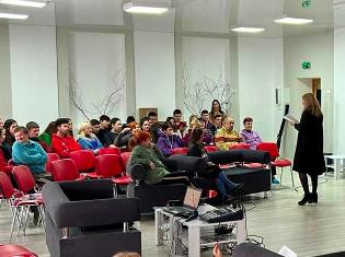 Факультет філології і журналістики ТНПУ долучився до проведення  Дня рідної мови у Вишнівецькому ліцеї (ФОТО)