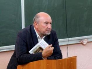 ЗМІ про нас. Книгу під назвою “Інші двері” презентував викладач ТНПУ (ФОТО)