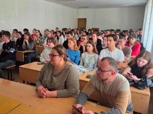 Зустріч зі здобувачами освіти 1 курсу на фізико-математичному факультеті ТНПУ (ФОТО)