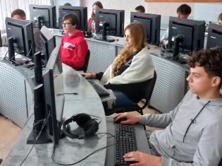 У ТНПУ проводився ІІ етап Всеукраїнської олімпіади з інформаційних технологій серед учнів 8–11 класів (ФОТО)