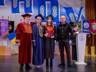 Міський голова Тернополя взяв участь в урочистій академії з нагоди вручення дипломів магістрам ТНПУ ім.В.Гнатюка (ФОТО)