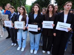 У День Героїв у ТНПУ вшанували тих, хто виборював і виборює незалежність України (ФОТО) 