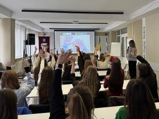 Завершальний семінар із літератури в ТНПУ: зустріч із професором Девідом Лівінгстоном (ФОТО)