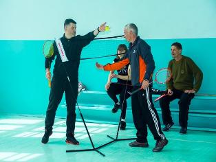 Кафедра фізичного виховання ТНПУ ім.В.Гнатюка провела науково-практичний семінар  «Проектування компетентнісних задач на уроках спортивних ігор» (на прикладі бадмінтону) (ФОТО)