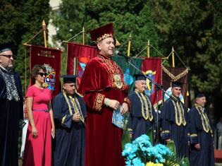 ЗМІ про нас. У ТНПУ урочисто вітали першокурсників (ВІДЕО) 