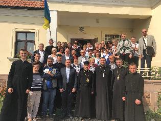 До 20-ліття Музейно-меморіяльного комплексу ім.Патріярха Йосифа СліпогоТНПУ ім.В.Гнатюка для бібліотеки комплексу тематичний фотоальбом (ФОТО)