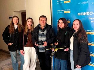 Студенти кафедри спеціальної та інклюзивної освіти ТНПУ провели благодійний ярмарок на підтримку військових (ФОТО)