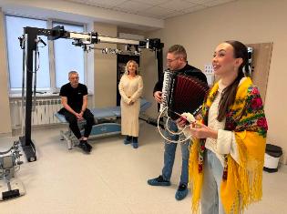 Представники ТНПУ відвідали військовослужбовців ЗСУ в медичних закладах Тернополя (ФОТО)