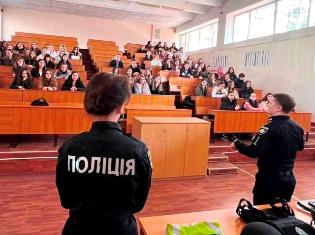 Відкритий діалог з представниками Управління патрульної поліції: у ТНПУ стартував тиждень зустрічей зі здобувачами (ФОТО)