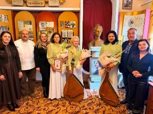 Доцентка ТНПУ Марія Євгеньєва - учасниця лекції-концерту «З піснею у серці»
