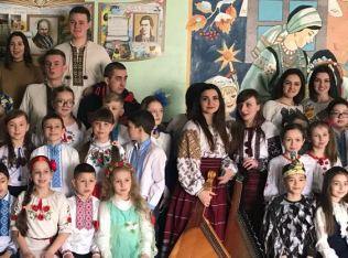 Студенти факультету мистецтв ТНПУ ім.В.Гнатюка   відзначали 147-річчя Лесі Українки  з тернопільськими школярами (ФОТО)