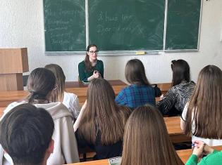 Майстер-клас із художнього перекладу від випускниці ТНПУ ОП «Англійсько-український переклад» Віри Грабчук (ФОТО)