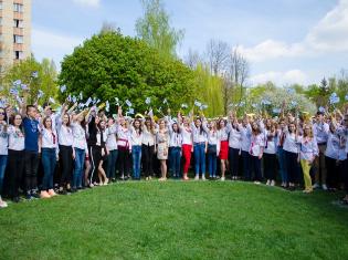 ЗМІ про нас.У Тернополі понад тисяча студентів створили живу карту України (ФОТО)