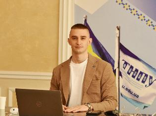 ТНПУ вітає Луцишина Романа Олеговича з успішним захистом дисертації на здобуття ступеня доктора філософії зі спеціальності 015 Професійна освіта (за спеціалізаціями) (ФОТО)