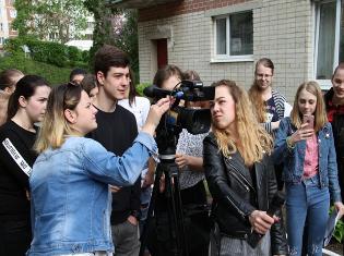 Студенти-журналісти ТНПУ  ім.В.Гнатюка презентували журналістську майстерність в Тернопільській класичній гімназії (ФОТО)
