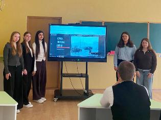 Формування цифрової компетентності майбутніх учителів історії в рамках комп’ютерної практики в ТНПУ (ФОТО)