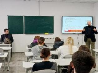Виїзна профорієнтаційна робота історичного факультету ТНПУ (ФОТО)