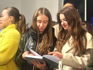 Першокурсники ТНПУ отримали читацькі квитки обласної Тернопільської універсальної наукової бібліотеки (ФОТО)