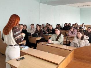 На факультеті філології і журналістики відбулася зустріч із письменницею Зоряною Биндас (ФОТО)