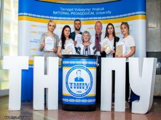 ЗМІ про нас. Студенти ТНПУ ім.В.Гнатюка знову стали лауреатами премії канадійського Фонду ім.В.Кузя
