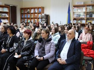 Студентство та викладачі ТНПУ взяли участь у презентації книжки «СНПК: воєнний злочин без терміну давності» (ФОТО) Студентство та викладачі ТНПУ взяли участь у презентації книжки «СНПК: воєнний злочин без терміну давності» (ФОТО)